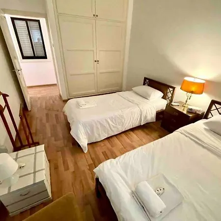 Comfortable Corporate In The Heart Of The Aiantos By Platform 357 * ניקוסיה