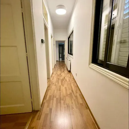 Comfortable Corporate In The Heart Of The Aiantos By Platform 357 니코시아