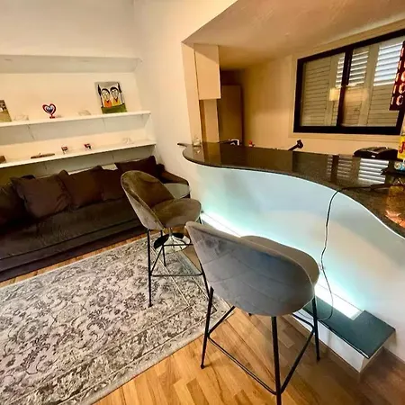 Comfortable Corporate In The Heart Of The Aiantos By Platform 357 דירה