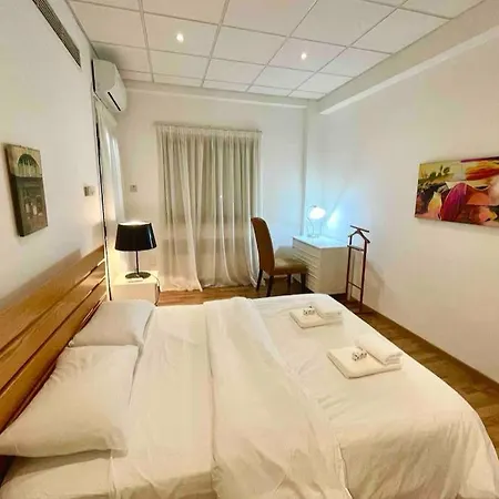 Comfortable Corporate In The Heart Of The Aiantos By Platform 357 *