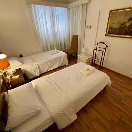 Comfortable Corporate In The Heart Of The Aiantos By Platform 357 ניקוסיה