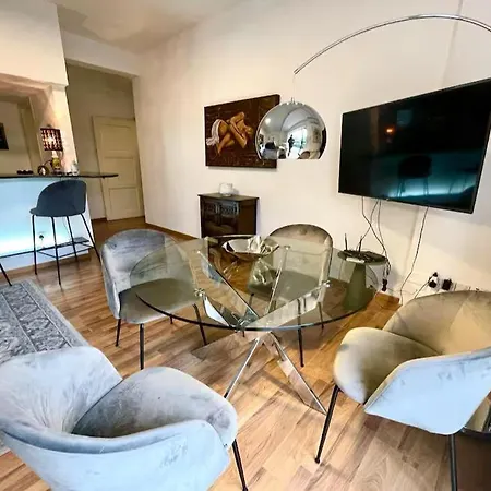 Comfortable Corporate In The Heart Of The Aiantos By Platform 357 * 니코시아