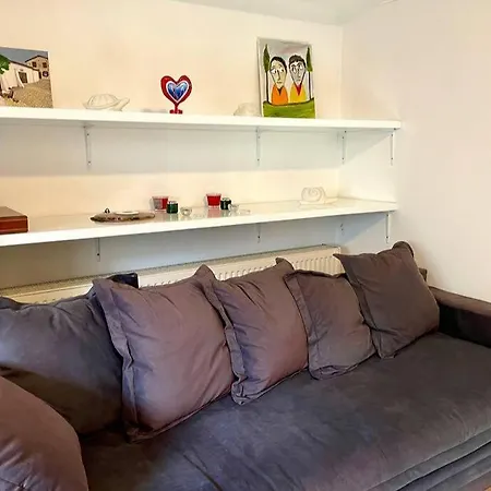 Comfortable Corporate In The Heart Of The Aiantos By Platform 357 ניקוסיה